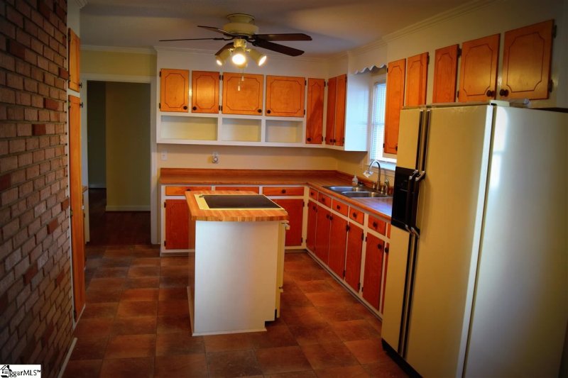 Property image 4 at 120 Holland Street, Simpsonville, SC 29681