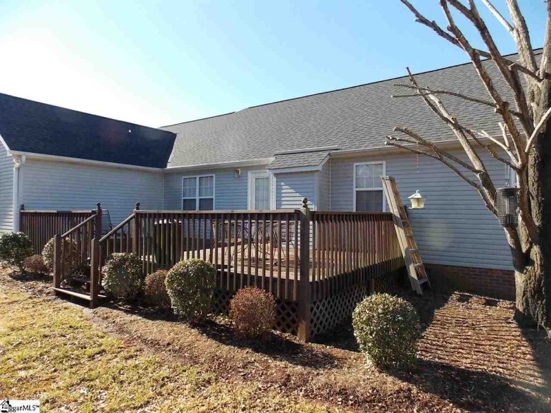 Property image 3 at 212 Saddlebrook Avenue, Pickens, SC 29671