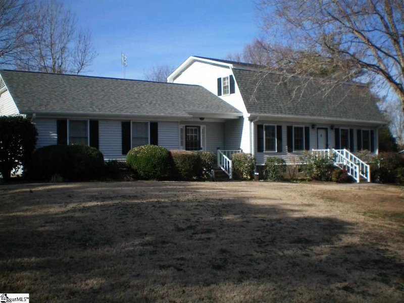 Property image 3 at 307 Timbrooke Way, Easley, SC 29642