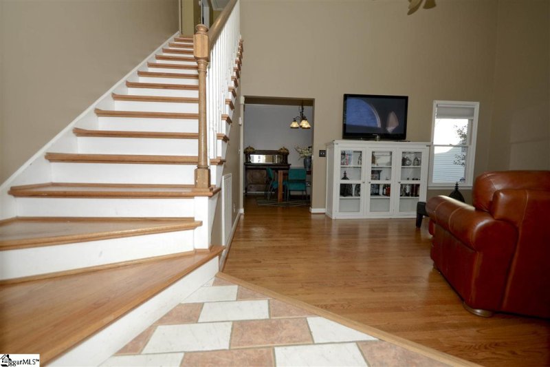 Property image 2 at 205 Charmar Way, Taylors, SC 29687-4702