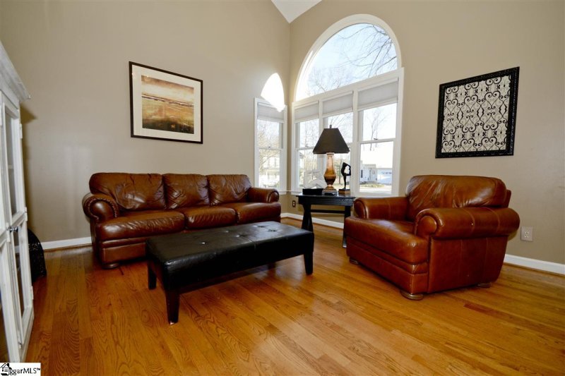 Property image 3 at 205 Charmar Way, Taylors, SC 29687-4702