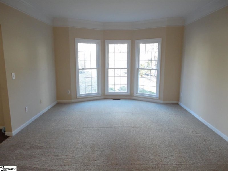 Property image 3 at 10 S Cedarbluff Court, Greer, SC 29650