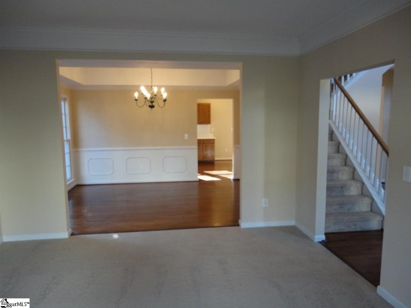 Property image 4 at 10 S Cedarbluff Court, Greer, SC 29650