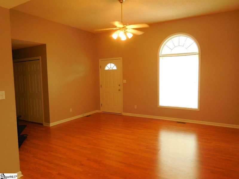 Property image 2 at 121 Caroway Court, Spartanburg, SC 29303