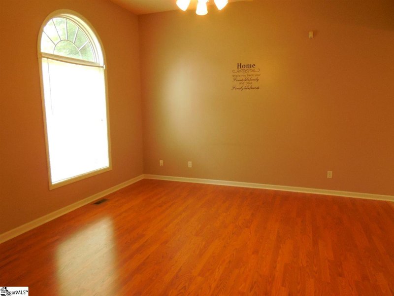 Property image 3 at 121 Caroway Court, Spartanburg, SC 29303