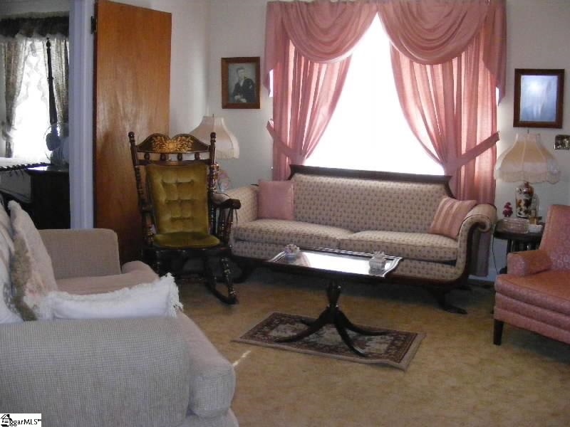 Property image 2 at 207 Crescent Drive, Laurens, SC 29360