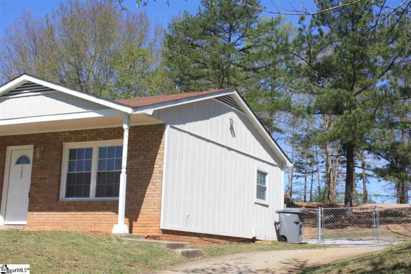 Property image 3 at 380 Vanderbilt Road, Spartanburg, SC 29301