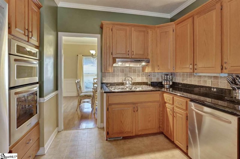 Property image 2 at 811 Laurel Bluff, Spartanburg, SC 29301