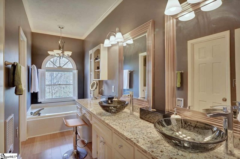 Property image 3 at 811 Laurel Bluff, Spartanburg, SC 29301