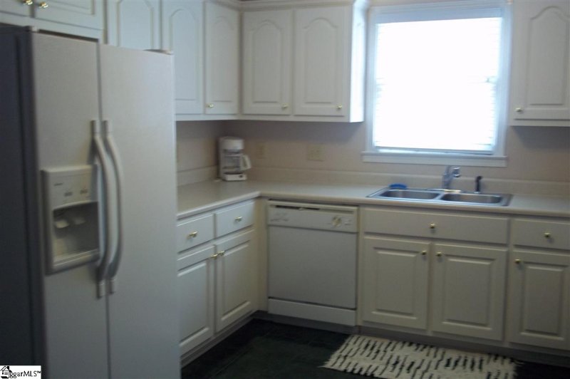 Property image 2 at 100-B Pinnacle Lane, Easley, SC 29642