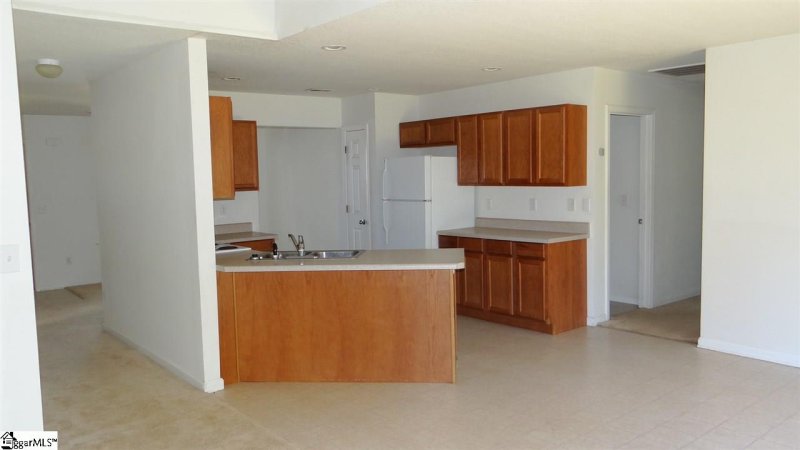 Property image 3 at 25 Landing Lane, Simpsonville, SC 29680