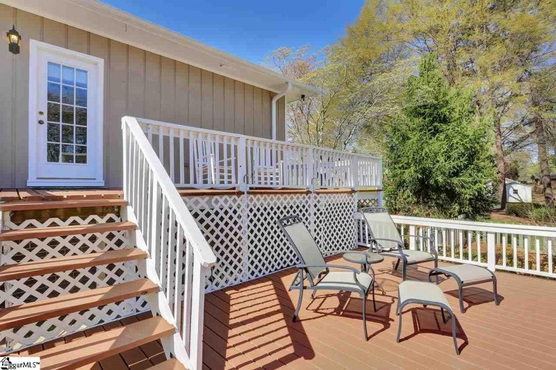 Property image 3 at 208 Johnson Road, Greer, SC 29651