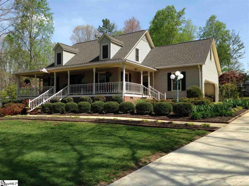 Property image 2 at 102 Walton Court, Greer, SC 29651