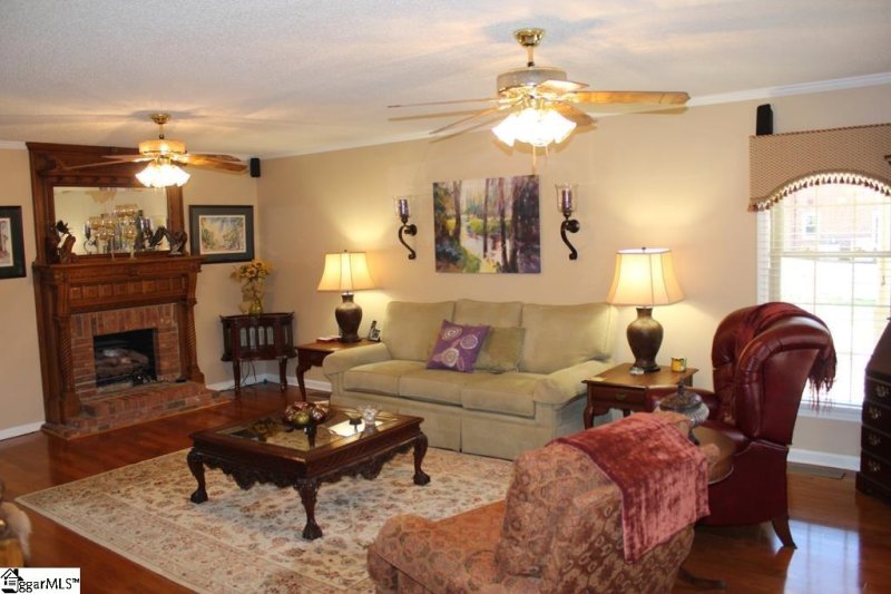 Property image 3 at 102 Walton Court, Greer, SC 29651