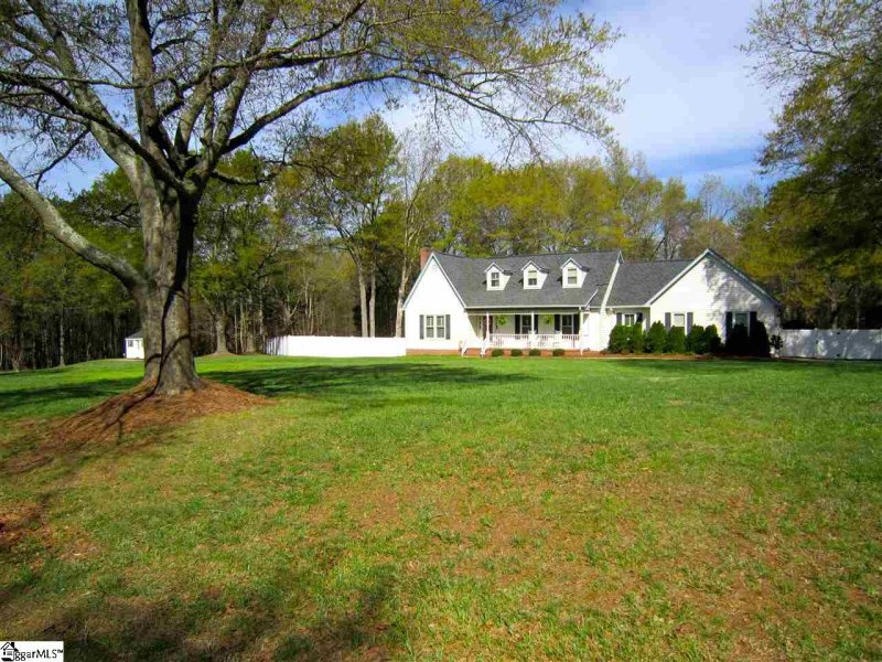 Property image 3 at 102 Shagbark Circle, Simpsonville, SC 29680