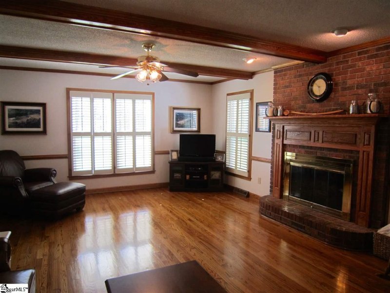 Property image 5 at 102 Shagbark Circle, Simpsonville, SC 29680