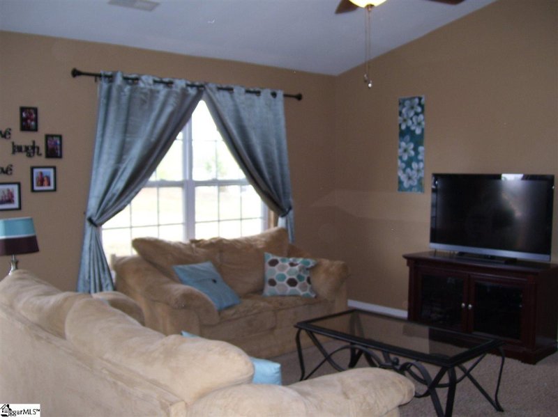 Property image 4 at 203 Redfern Court, Easley, SC 29640