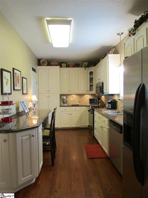 Property image 2 at 109 Commons Drive, Easley, SC 29642