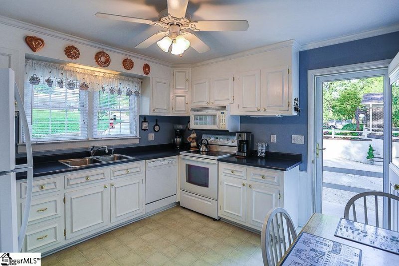 Property image 2 at 23 Conway Drive, Greenville, SC 29615