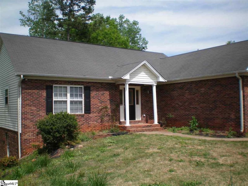 Property image 2 at 257 Riverrun Drive, Spartanburg, SC 29303