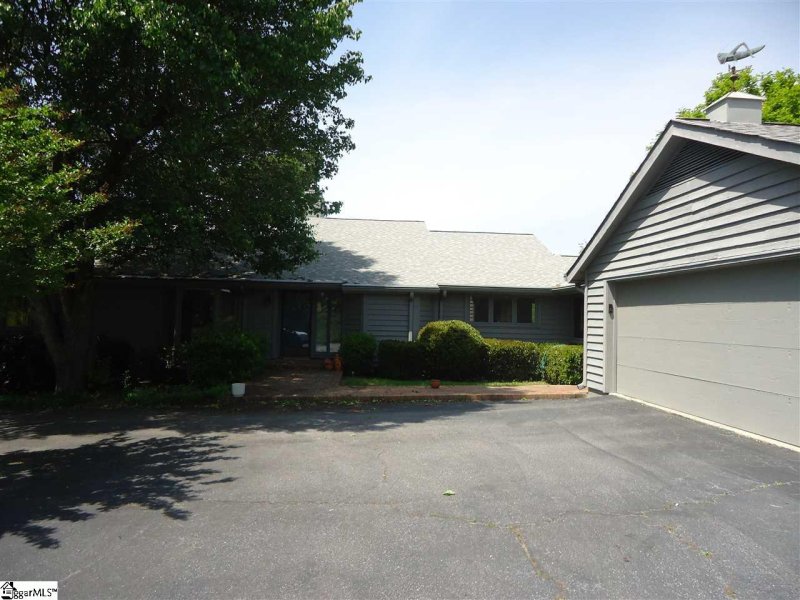 Property image 2 at 4 Darien Way, Greenville, SC 29615