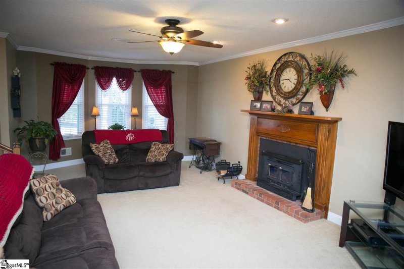 Property image 4 at 417 Woodgrove Trace, Spartanburg, SC 29301-6435