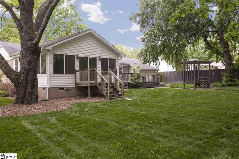 Property image 4 at 11 Cardinal Drive, Taylors, SC 29687