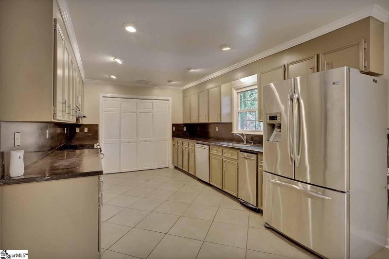 Property image 2 at 12 OAKWAY Circle, Greenville, SC 29615