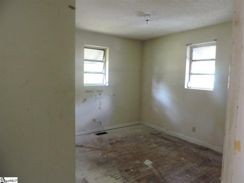 Property image 3 at 18 Lermann Drive, Greenville, SC 29605