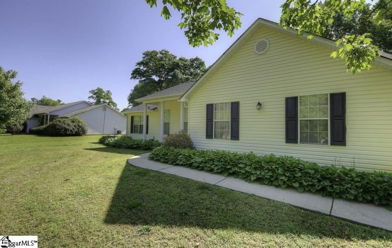 Property image 2 at 200 Harris Drive, Greer, SC 29651