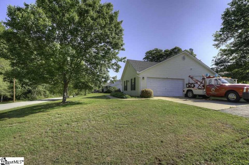 Property image 4 at 200 Harris Drive, Greer, SC 29651