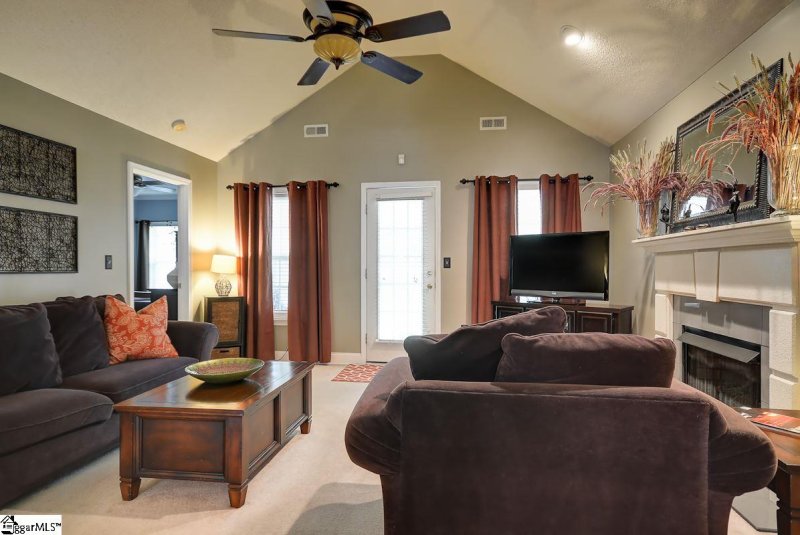 Property image 4 at 206 Riverrun Drive, Spartanburg, SC 29303