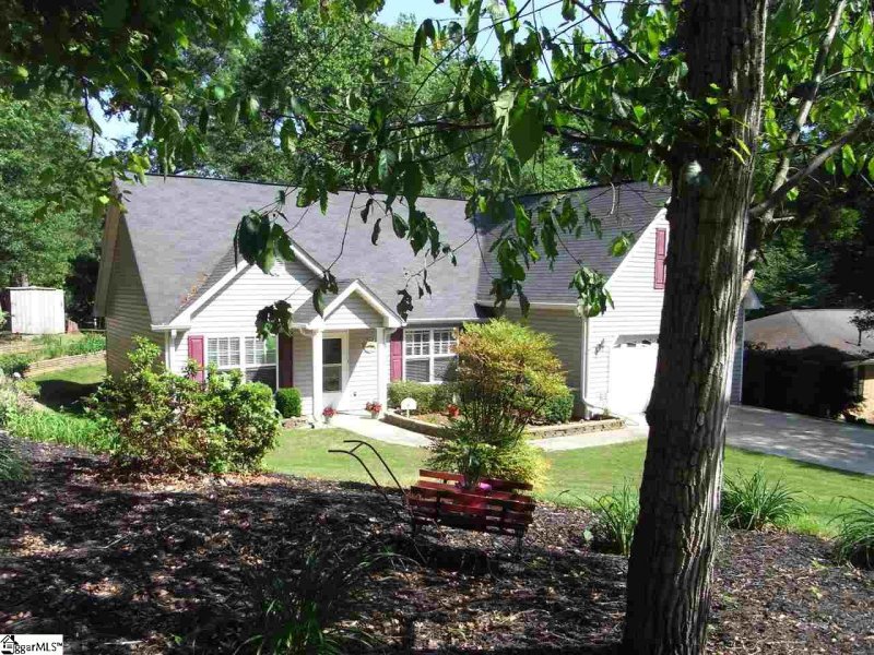 Property image 2 at 131 Wilbon Circle, Simpsonville, SC 29681