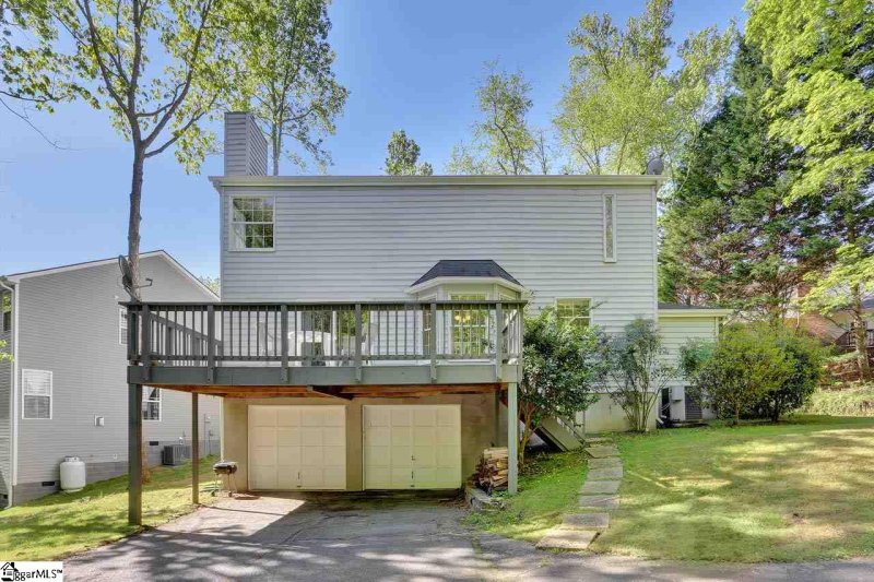 Property image 3 at 10 Old Oak Drive, Taylors, SC 29687