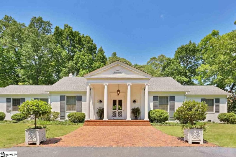 Property image 2 at 203 AUGUSTA Street, Easley, SC 29640-2101