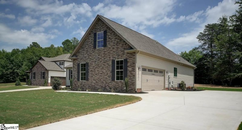 Property image 2 at 535 Suncrest Court, Lyman, SC 29365