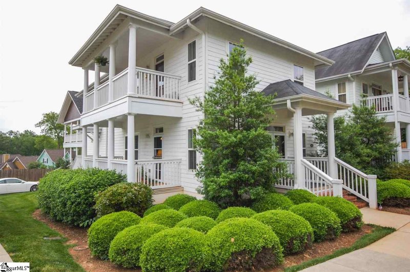 Property image 2 at 106-A Woodside Circle, Greenville, SC 29609-5481