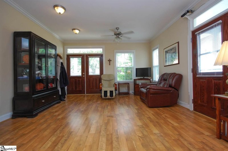 Property image 4 at 106-A Woodside Circle, Greenville, SC 29609-5481