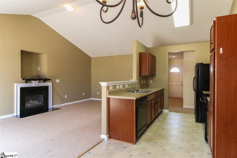 Property image 5 at 320 Capstone Lane, Spartanburg, SC 29301-0000