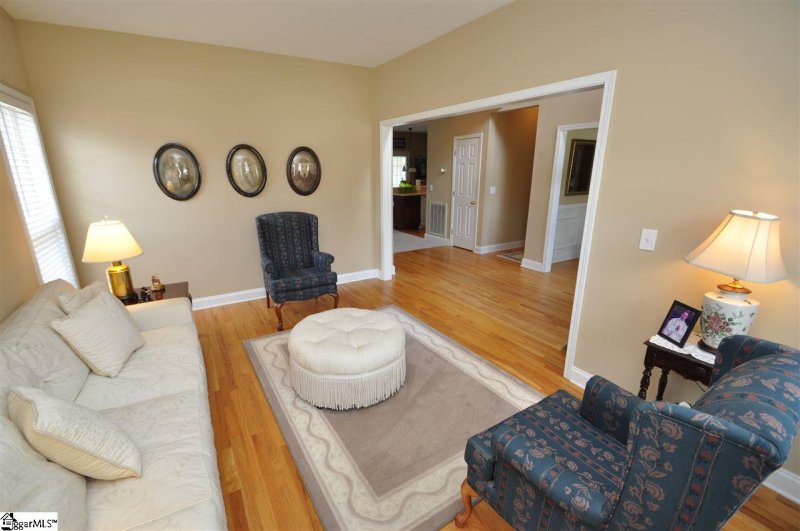 Property image 3 at 1010 Bent Creek Run Drive, Greer, SC 29651