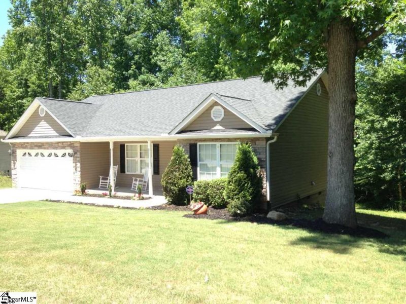 Property image 3 at 221 Harris Drive, Greer, SC 29651