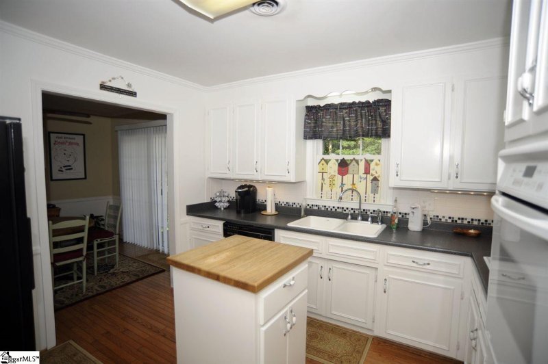 Property image 3 at 116 Lakewood Circle, Greer, SC 29651