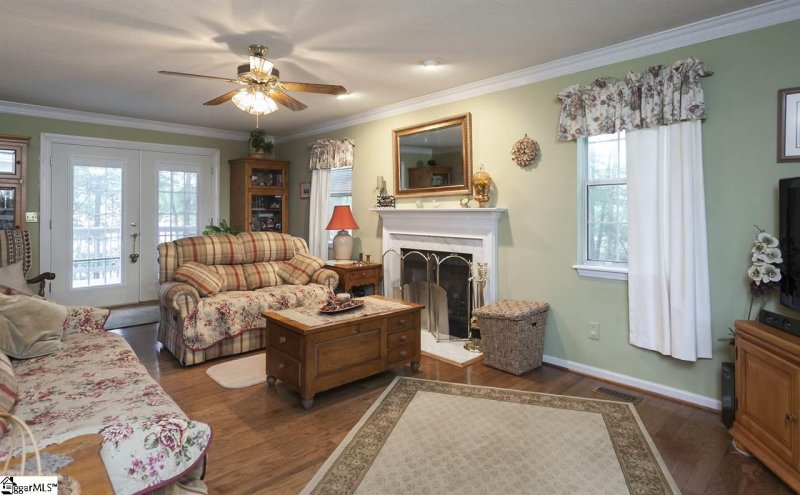 Property image 4 at 326 N Valley View Drive, Taylors, SC 29687