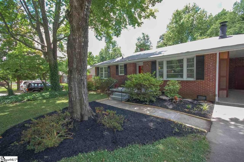 Property image 3 at 24 Cardinal Drive, Taylors, SC 29687-3211