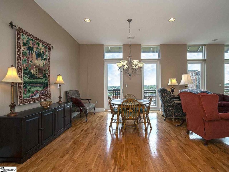 Property image 4 at 111 E McBee Avenue, Greenville, SC 29601