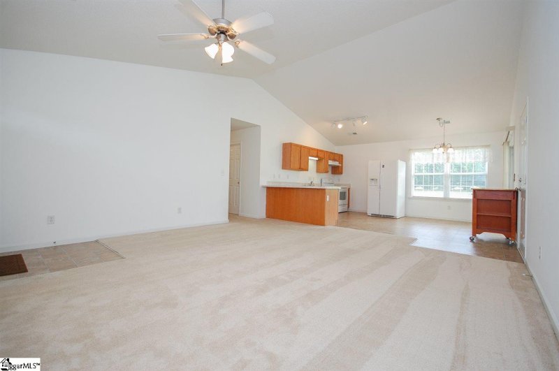 Property image 3 at 9 Marah Lane, Greer, SC 29651-5073