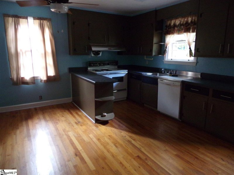 Property image 4 at 21 Lullwater Road, Greenville, SC 29607