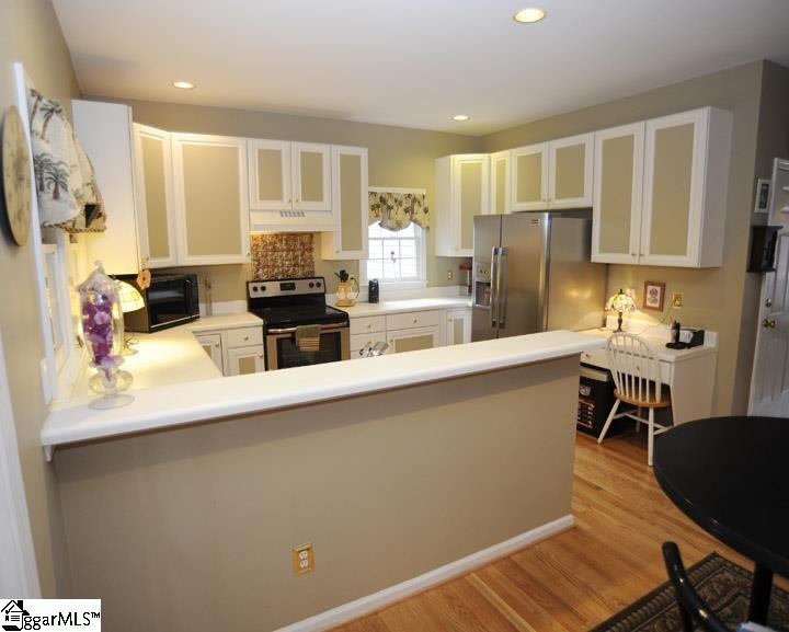 Property image 3 at 111 N Cedarbluff Court, Greer, SC 29650