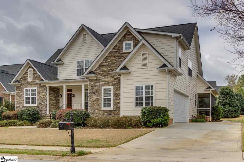 Property image 2 at 9 Lone Oak Avenue, Simpsonville, SC 29681