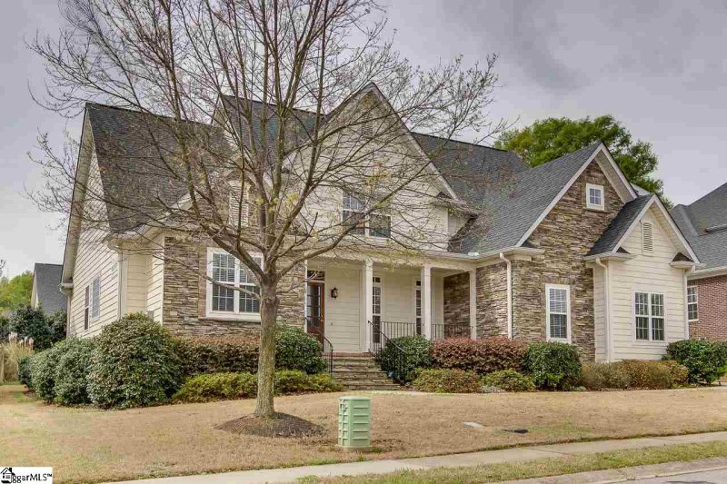 Property image 3 at 9 Lone Oak Avenue, Simpsonville, SC 29681
